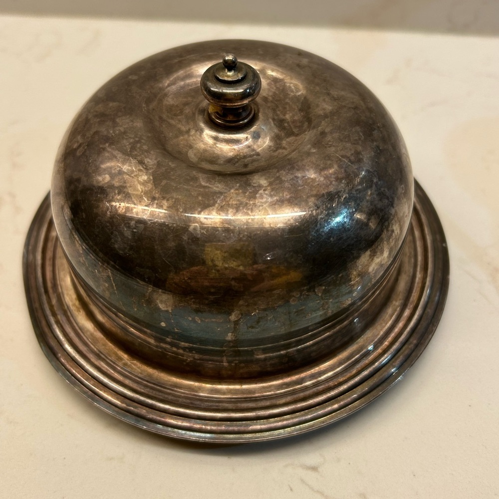 Vintage MCM silver-plated butter dish,  made by Il Maestri Argente in Italy.